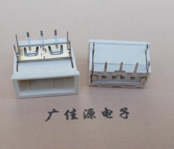 福州USB接口2.0连接器.3p端子加护套防尘母座